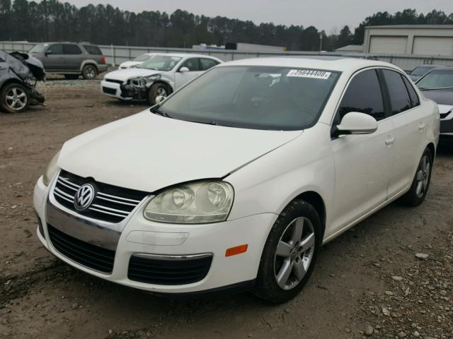 3VWRM71K48M107367 - 2008 VOLKSWAGEN JETTA SE WHITE photo 2