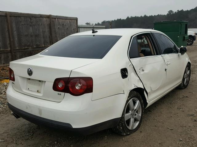 3VWRM71K48M107367 - 2008 VOLKSWAGEN JETTA SE WHITE photo 4