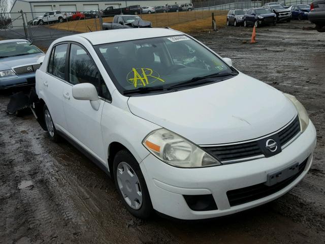 3N1BC11E08L393029 - 2008 NISSAN VERSA S WHITE photo 1