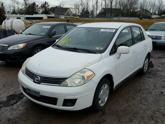 3N1BC11E08L393029 - 2008 NISSAN VERSA S WHITE photo 2