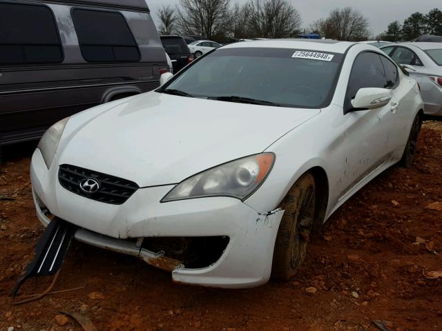 KMHHU6KH5AU011532 - 2010 HYUNDAI GENESIS CO WHITE photo 2