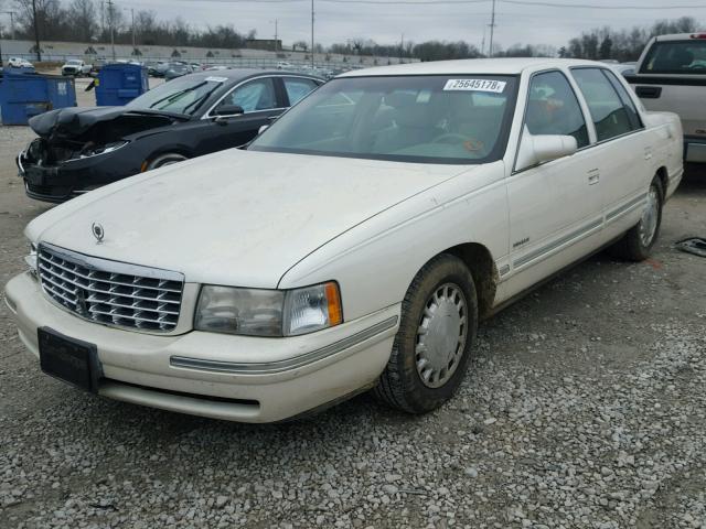 1G6KD54Y8XU762024 - 1999 CADILLAC DEVILLE WHITE photo 2