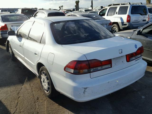 JHMCG66572C029705 - 2002 HONDA ACCORD LX WHITE photo 3