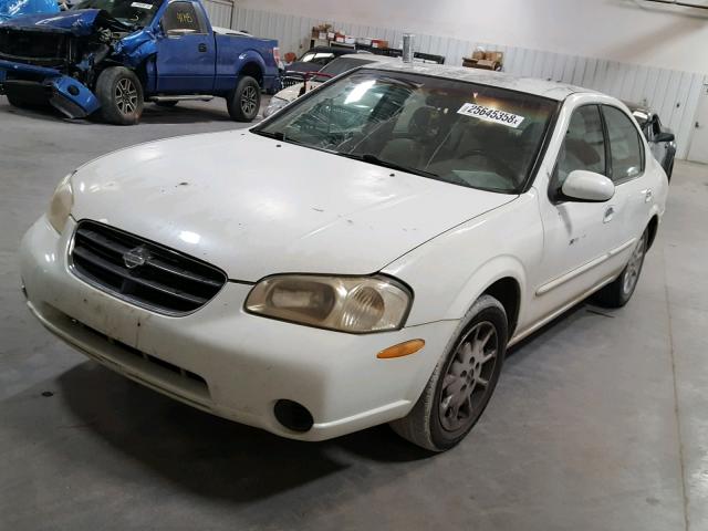 JN1CA31D5YT703751 - 2000 NISSAN MAXIMA GLE WHITE photo 2