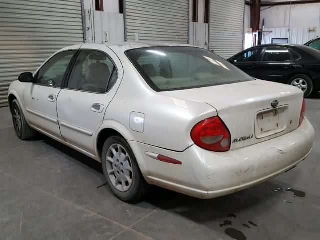 JN1CA31D5YT703751 - 2000 NISSAN MAXIMA GLE WHITE photo 3