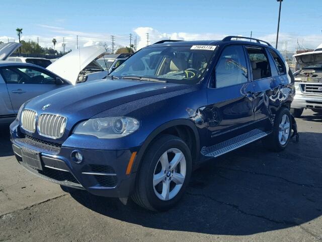 5UXZV8C57BL418389 - 2011 BMW X5 XDRIVE5 BLUE photo 2