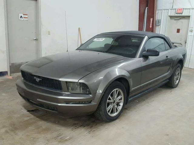 1ZVFT84NX55224387 - 2005 FORD MUSTANG CHARCOAL photo 2