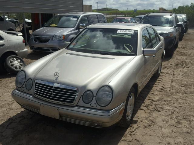 WDBJF72F5VA476239 - 1997 MERCEDES-BENZ E 420 GOLD photo 2