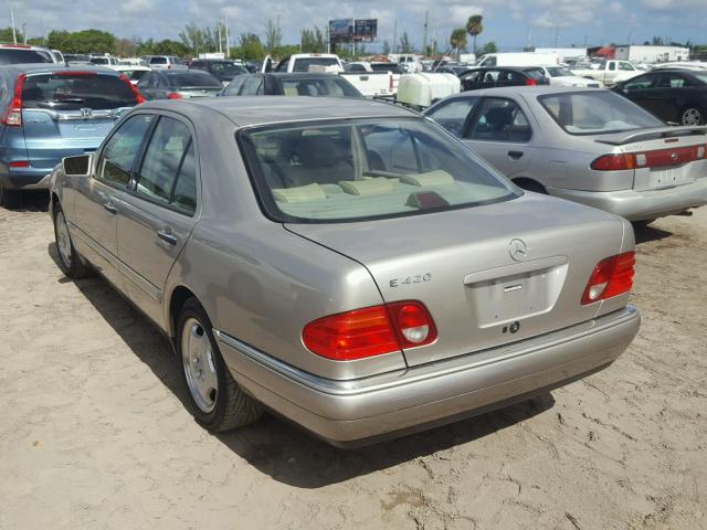 WDBJF72F5VA476239 - 1997 MERCEDES-BENZ E 420 GOLD photo 3