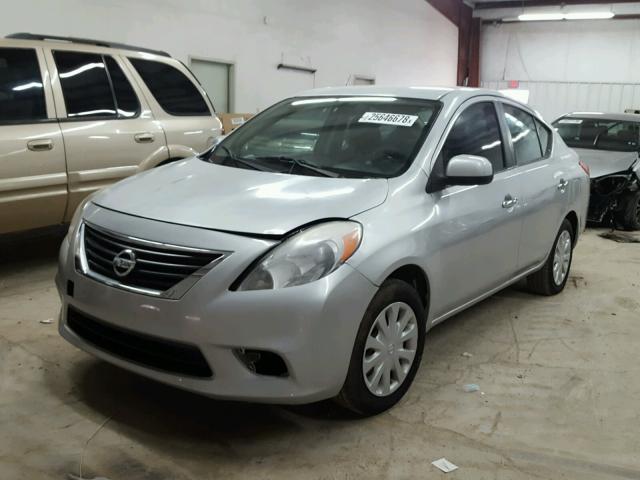 3N1CN7APXCL906590 - 2012 NISSAN VERSA S SILVER photo 2