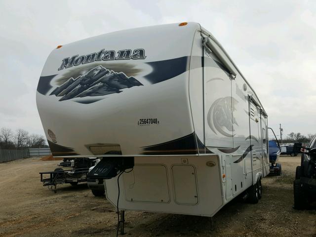 4YDF34528B4701140 - 2011 KEYSTONE MONTANA WHITE photo 2