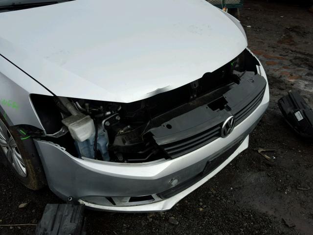 3VW2K7AJ2EM252076 - 2014 VOLKSWAGEN JETTA BASE GRAY photo 9