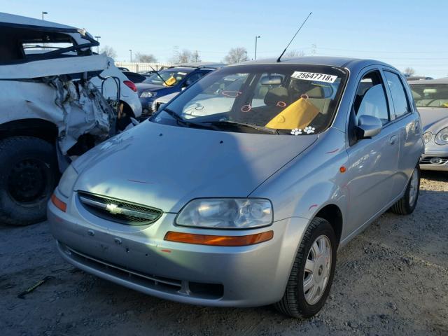 KL1TJ62614B135200 - 2004 CHEVROLET AVEO LS SILVER photo 2