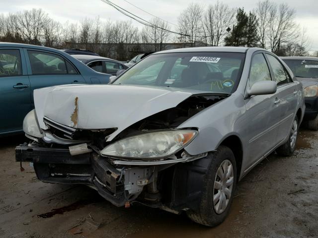 4T1BE32K15U425524 - 2005 TOYOTA CAMRY LE SILVER photo 2