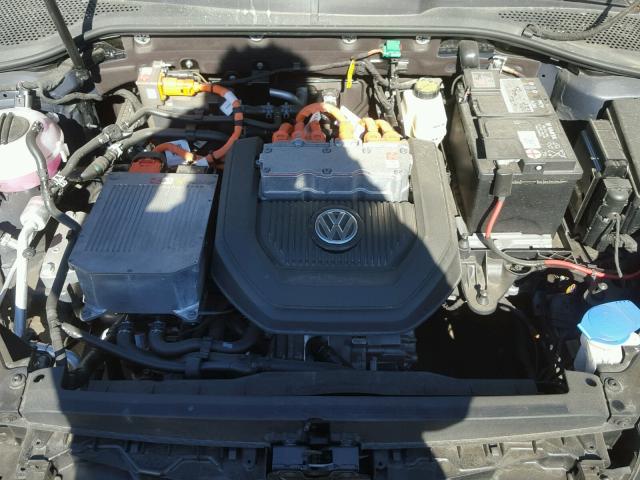 WVWKP7AU7GW916101 - 2016 VOLKSWAGEN E-GOLF SE BLUE photo 7