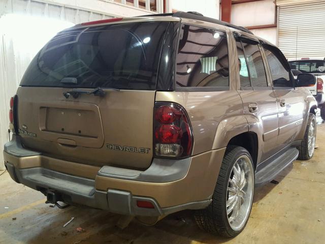 1GNDS13S032115759 - 2003 CHEVROLET TRAILBLAZE BROWN photo 4