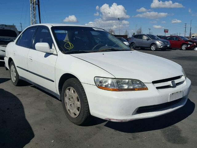 JHMCG6657YC000780 - 2000 HONDA ACCORD LX WHITE photo 1