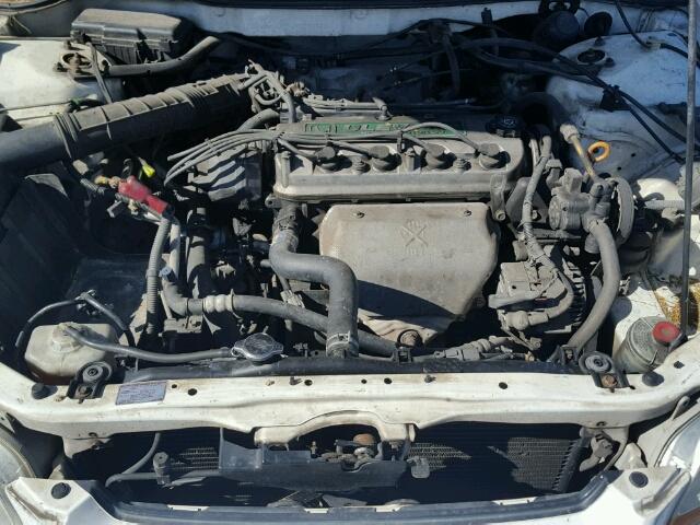 JHMCG6657YC000780 - 2000 HONDA ACCORD LX WHITE photo 7