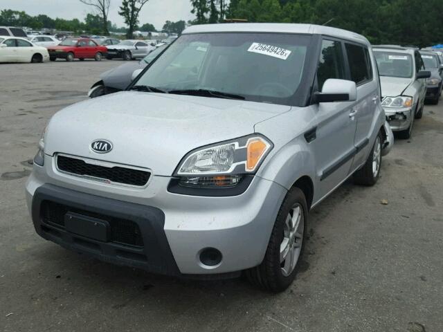 KNDJT2A22B7310426 - 2011 KIA SOUL +/!/S SILVER photo 2