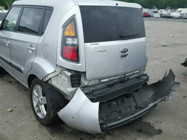 KNDJT2A22B7310426 - 2011 KIA SOUL +/!/S SILVER photo 9