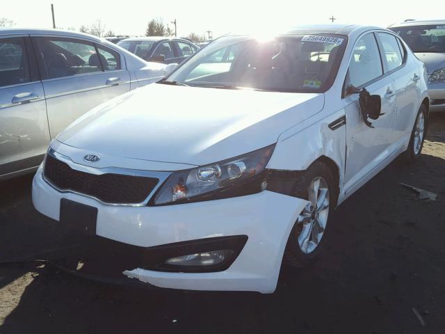 KNAGN4A78B5174307 - 2011 KIA OPTIMA EX WHITE photo 2