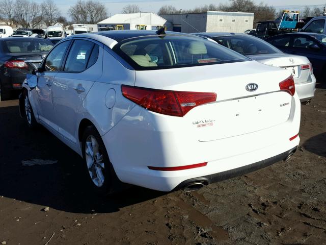 KNAGN4A78B5174307 - 2011 KIA OPTIMA EX WHITE photo 3