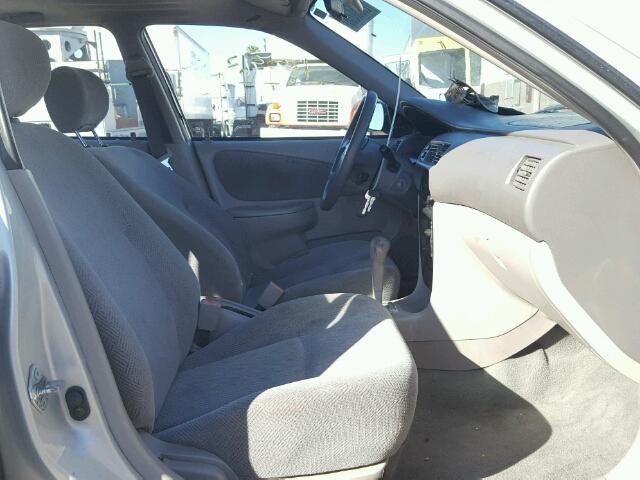 1Y1SK52802Z415431 - 2002 CHEVROLET GEO PRIZM 灰色 照片 5