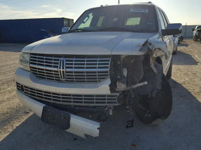 5LMFU27547LJ14290 - 2007 LINCOLN NAVIGATOR TAN photo 9