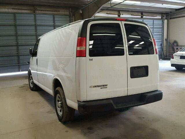 1GCSGAFX6B1132661 - 2011 CHEVROLET EXPRESS G1 WHITE photo 3