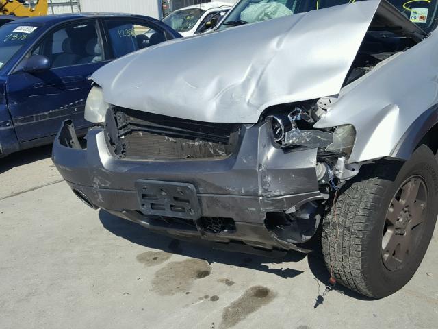 1FMYU03156KA55225 - 2006 FORD ESCAPE XLT SILVER photo 9