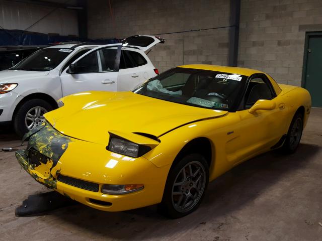 1G1YY12S125128424 - 2002 CHEVROLET CORVETTE Z YELLOW photo 2