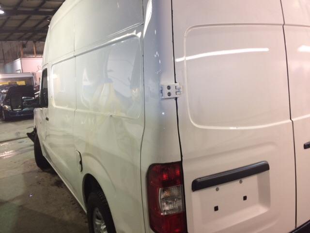 1N6AF0LY8HN807849 - 2017 NISSAN NV 2500 S WHITE photo 4