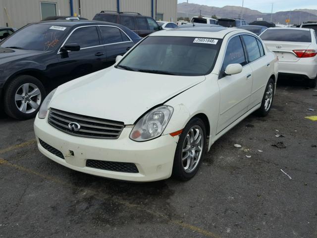 JNKCV51E65M224992 - 2005 INFINITI G35 WHITE photo 2