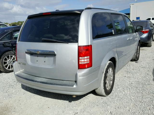 2A8HR54P48R843853 - 2008 CHRYSLER TOWN & COU SILVER photo 4