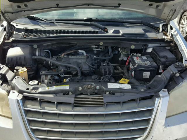 2A8HR54P48R843853 - 2008 CHRYSLER TOWN & COU SILVER photo 7