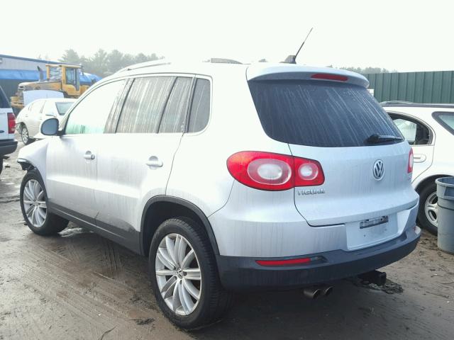 WVGAV7AX4BW546323 - 2011 VOLKSWAGEN TIGUAN S SILVER photo 3