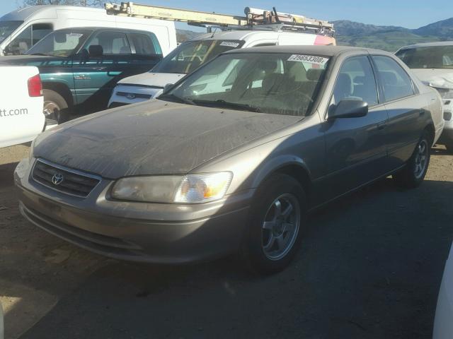 4T1BG22K01U037425 - 2001 TOYOTA CAMRY CE BEIGE photo 2