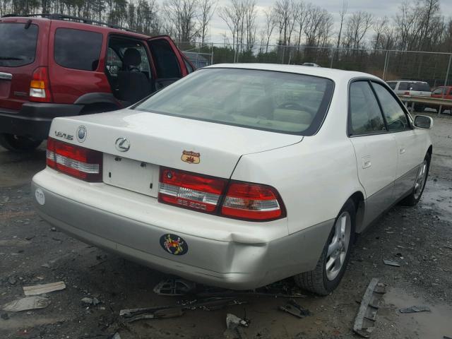 JT8BF28G8Y0262332 - 2000 LEXUS ES 300 WHITE photo 4