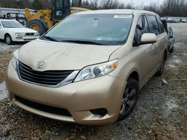 5TDKK3DC0BS124018 - 2011 TOYOTA SIENNA LE GOLD photo 2