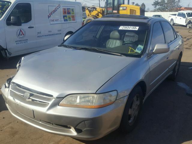 1HGCG6678XA154803 - 1999 HONDA ACCORD EX SILVER photo 2