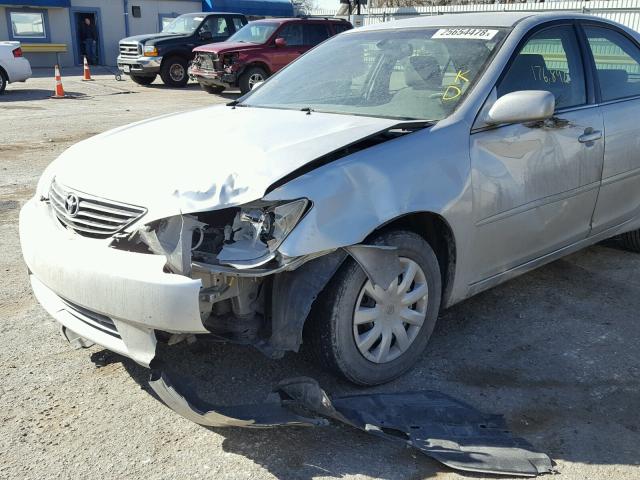 4T1BE32K95U588812 - 2005 TOYOTA CAMRY LE GRAY photo 9