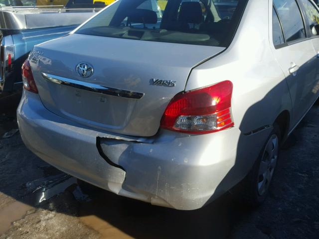 JTDBT923871071379 - 2007 TOYOTA YARIS SILVER photo 9