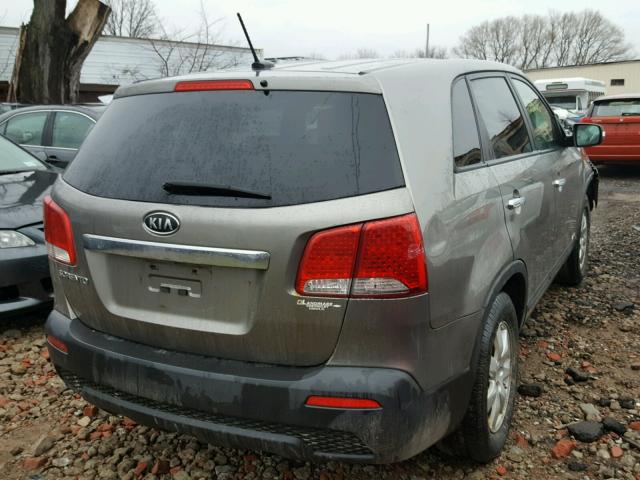 5XYKTCA10BG119284 - 2011 KIA SORENTO BA GREEN photo 4