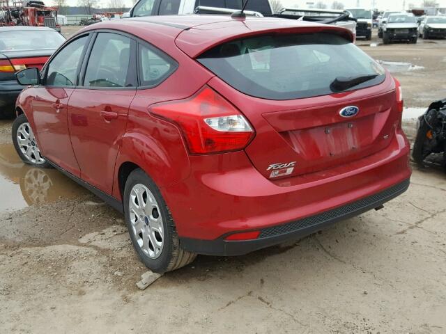 1FAHP3K24CL328335 - 2012 FORD FOCUS SE RED photo 3