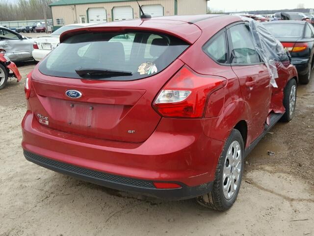 1FAHP3K24CL328335 - 2012 FORD FOCUS SE RED photo 4