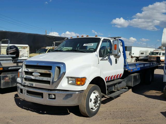 3FRWX65F07V516210 - 2007 FORD F650 SUPER WHITE photo 2