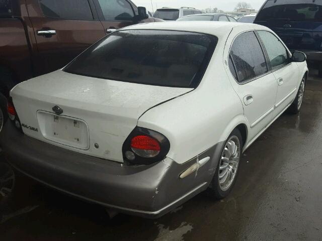 JN1CA31D11T826145 - 2001 NISSAN MAXIMA GXE WHITE photo 4