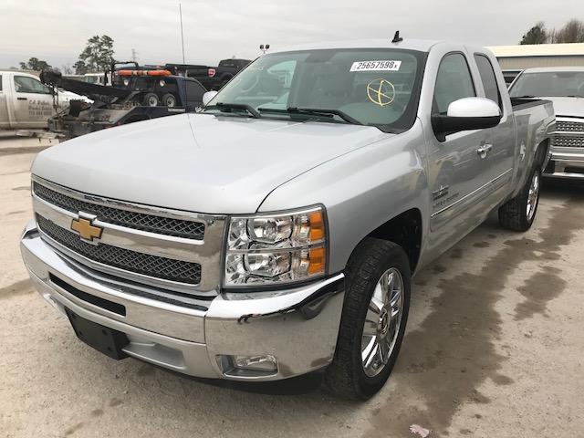 1GCRCSE00CZ140231 - 2012 CHEVROLET SILVERADO SILVER photo 2