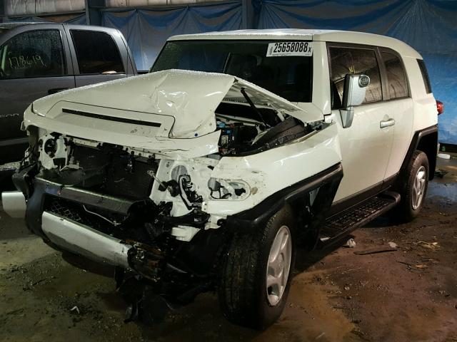 JTEBU4BF5EK206492 - 2014 TOYOTA FJ CRUISER WHITE photo 2