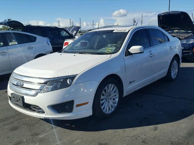 3FADP0L39AR298106 - 2010 FORD FUSION HYB WHITE photo 2